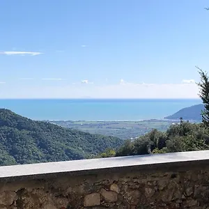 Appartamento Papiriana La Casa Del Borgo_ Breathtaking Sea Wiew, Fosdinovo